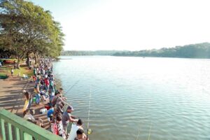Pesca no Lago em Cascavel (PR) faz sucesso e atrai mais de 8 mil pessoas para dia especial