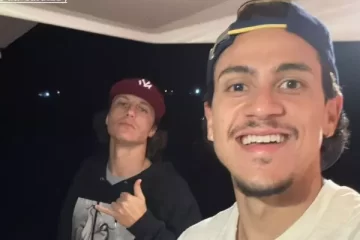 Pedro e David Luiz fazem pesca noturna após goleada do Flamengo