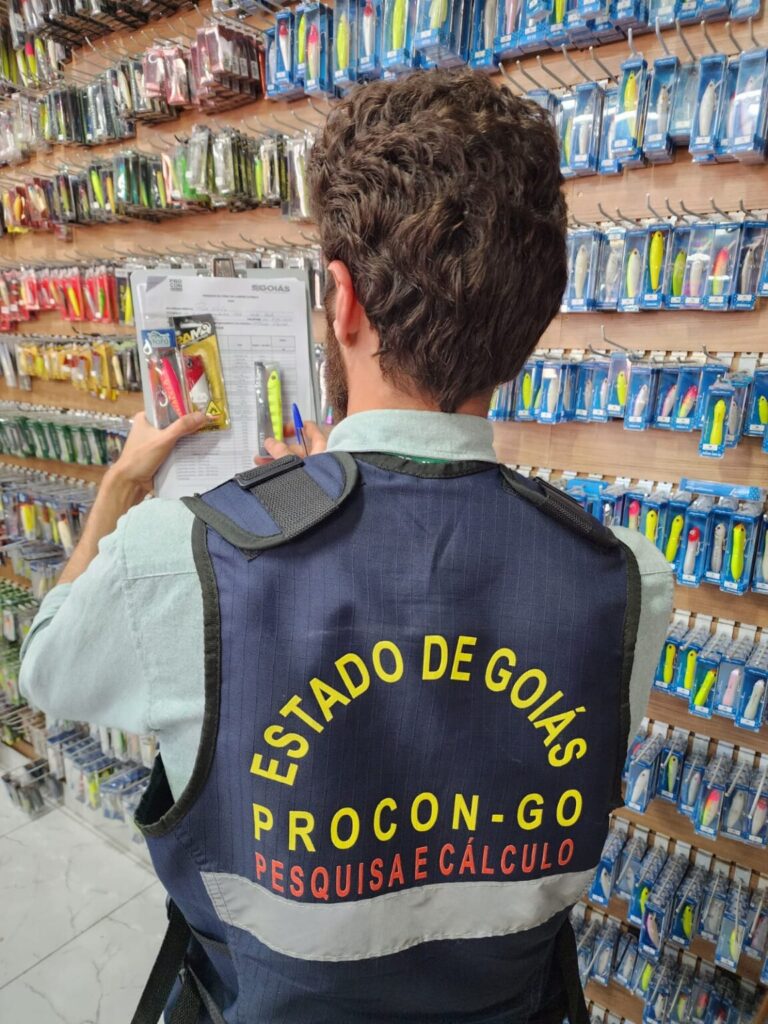 Procon encontra variação de mais de 240% em preços de produtos de camping e pesca